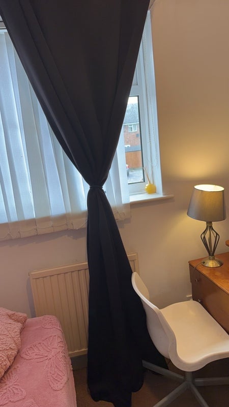 Room Haywards in Crawley