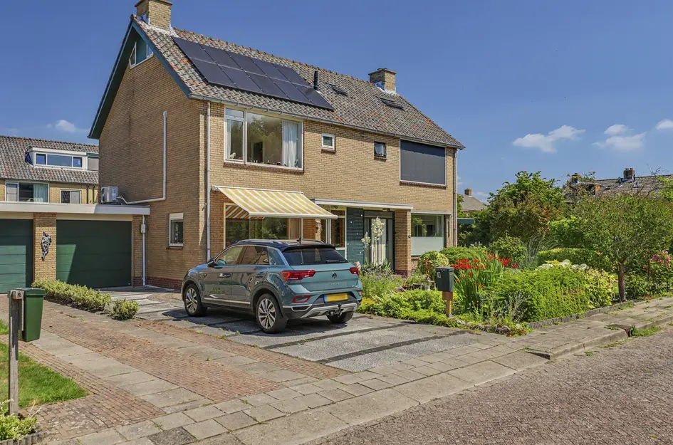 Huis J v d Woudestraat 10 in Rockanje