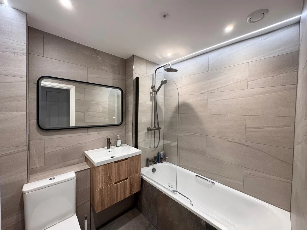 Flat Queen's Terrace in City of Westminster