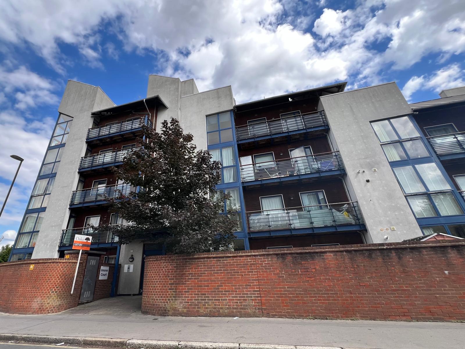 Flat Leslie Park Road in Greater London