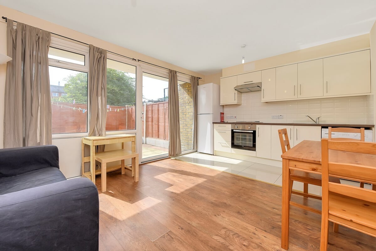 Flat Lorrimore Road in Greater London