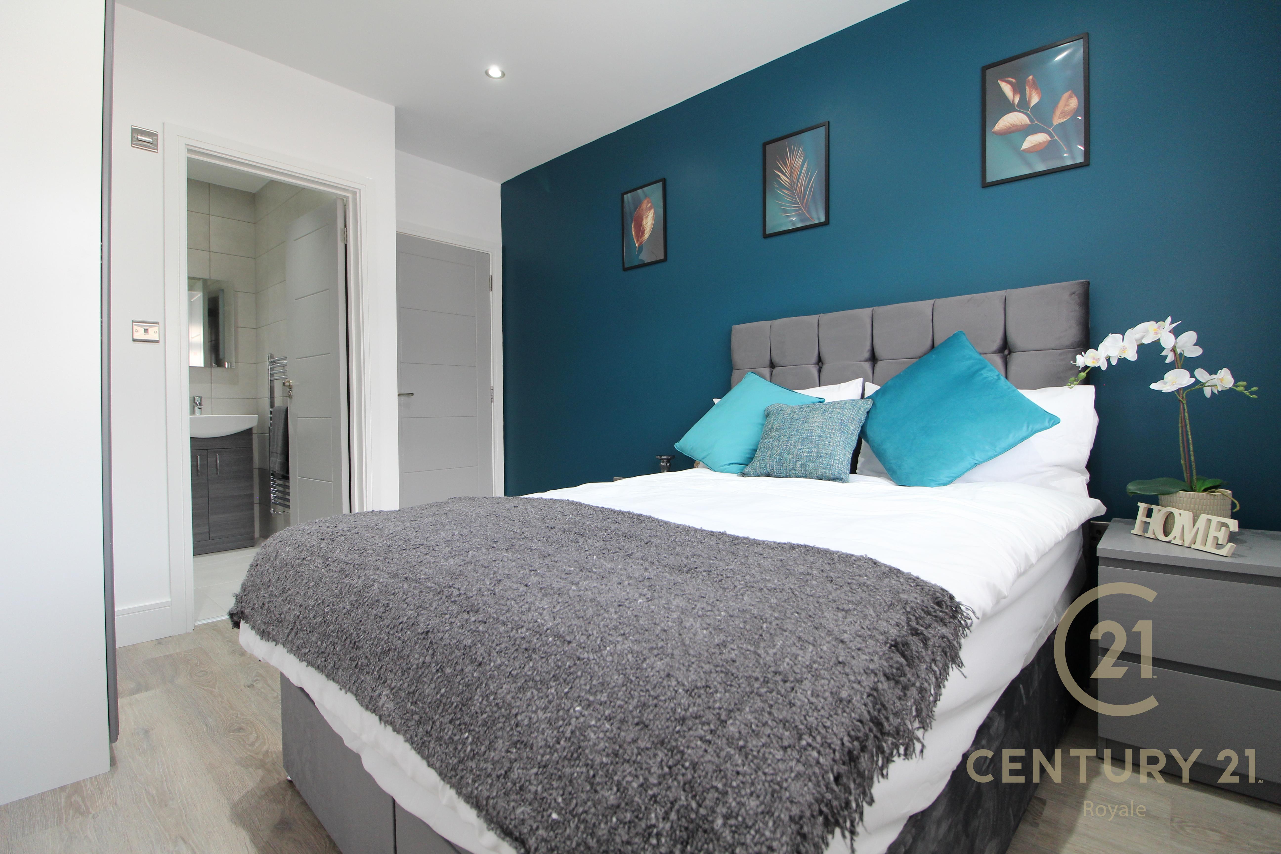 Room Villiers Avenue in Greater London