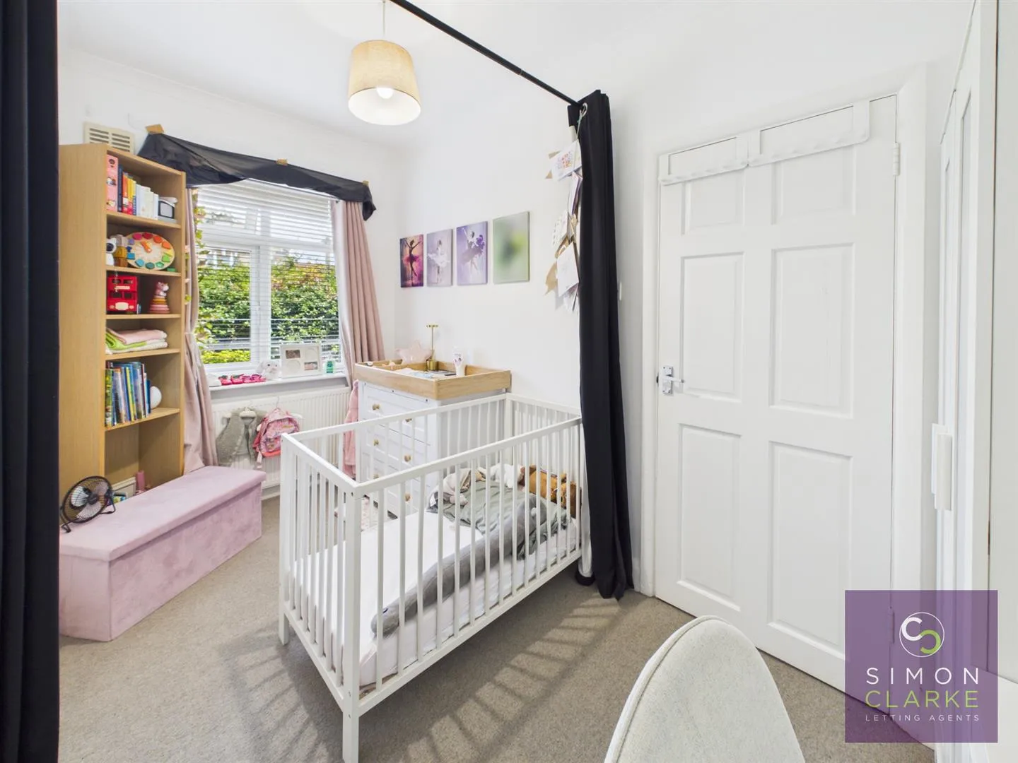 Flat Oakleigh Road North in Greater London