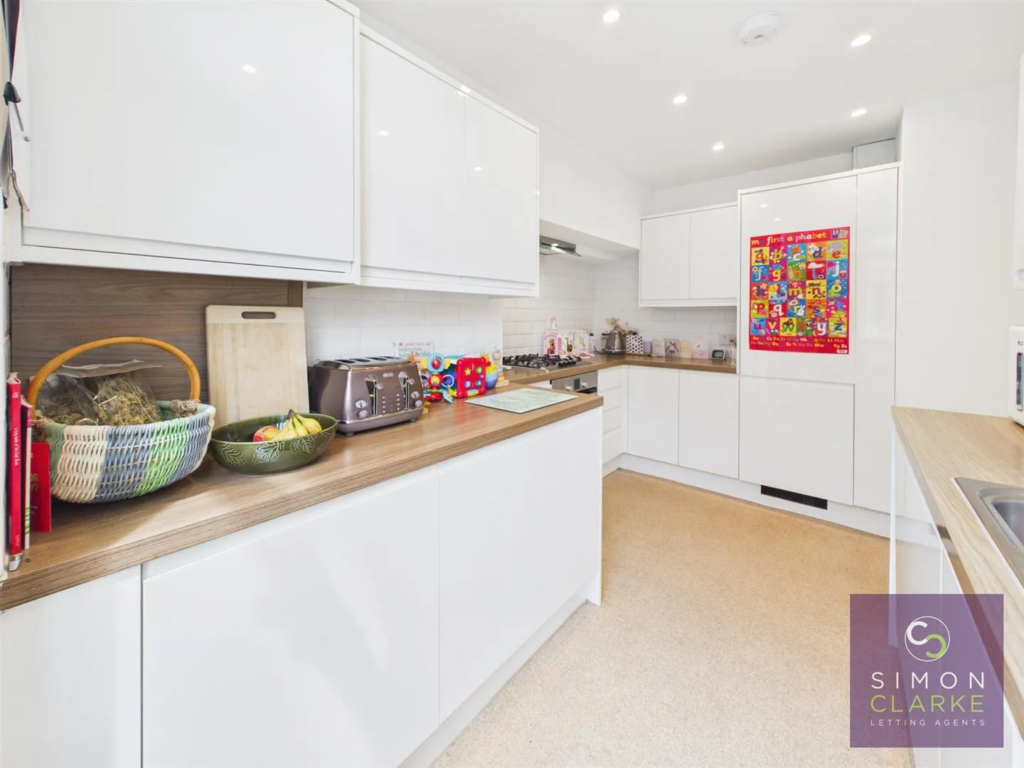 Flat Oakleigh Road North in Greater London
