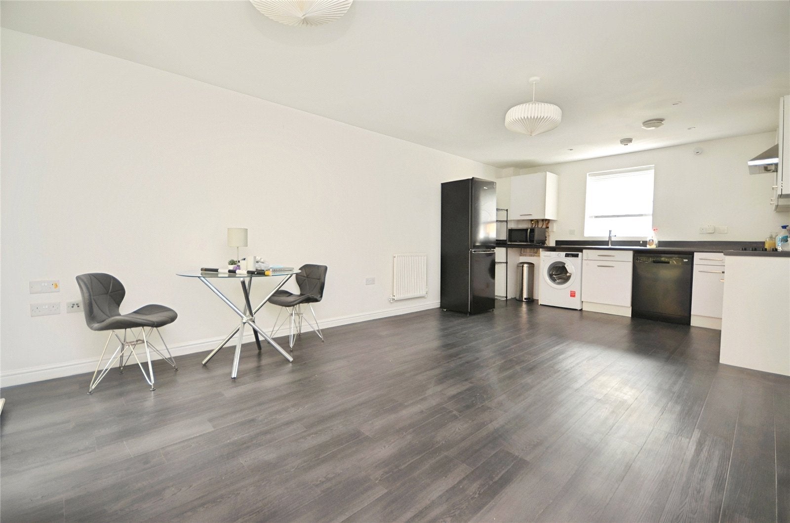 Flat Arisdale Avenue in South Ockendon