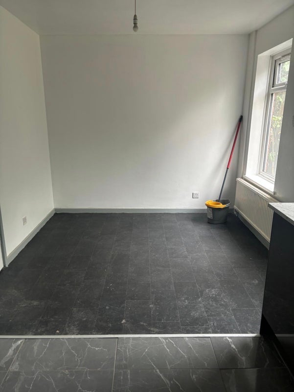 Room Harrowden Court in Leicester