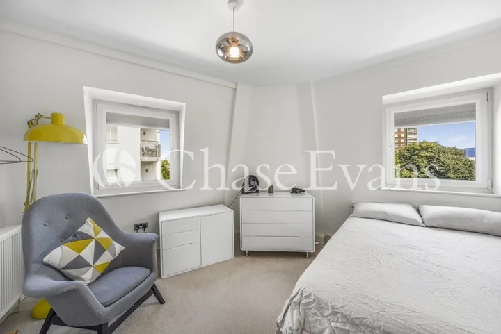 Flat Catesby Street in Greater London
