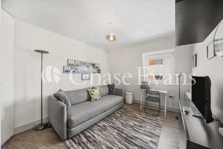 Flat Catesby Street in Greater London