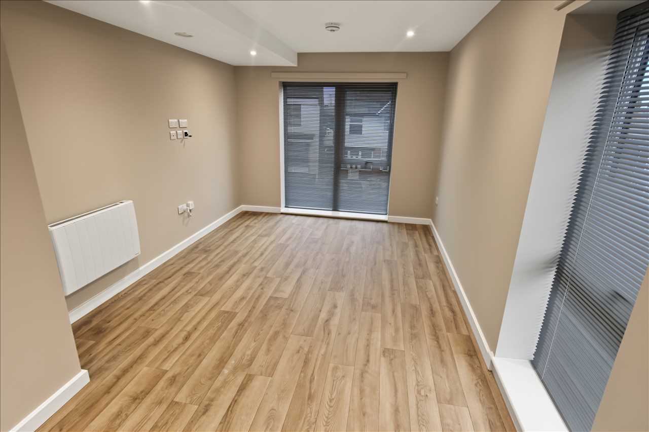 Flat Kelham Way in Eastwood
