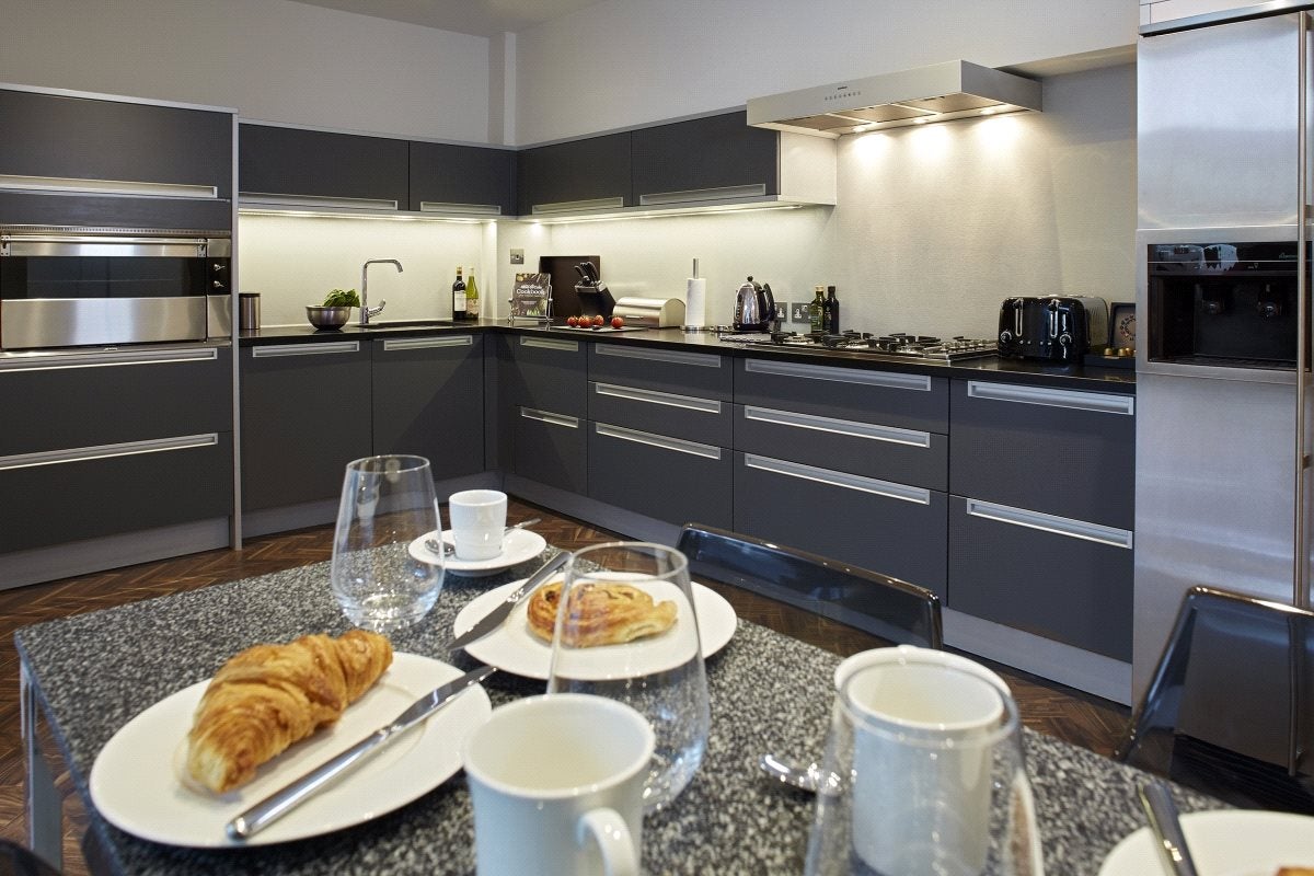 Flat Cheval Place in Greater London