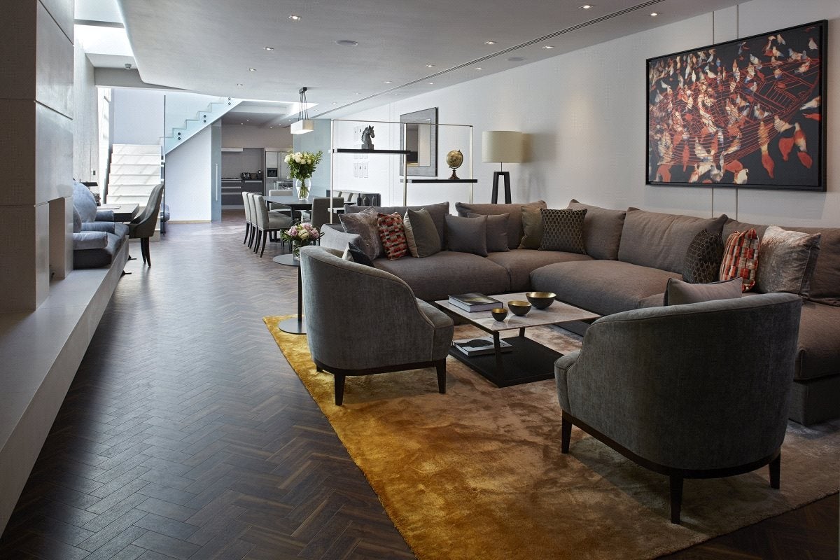 Flat Cheval Place in Greater London