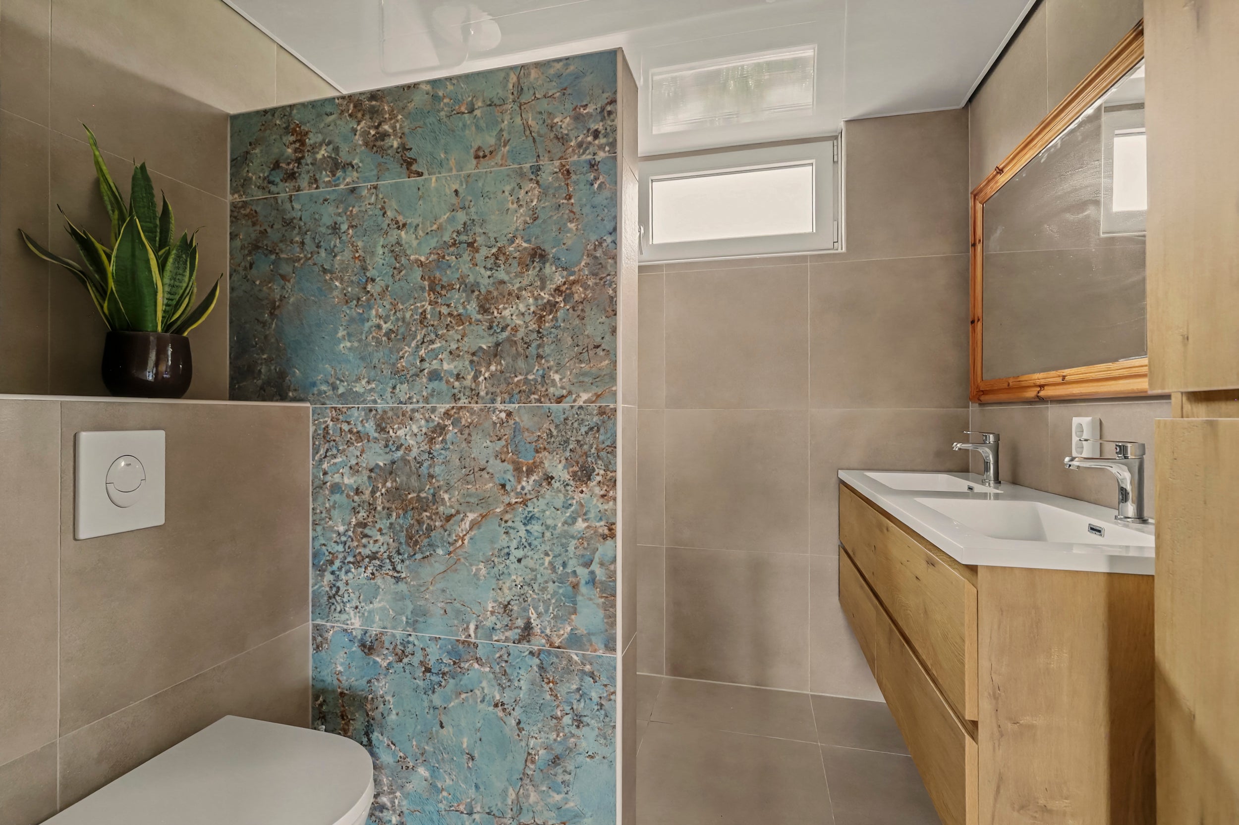 Tussenwoning te koop: Bermweg 95, Oost-Souburg