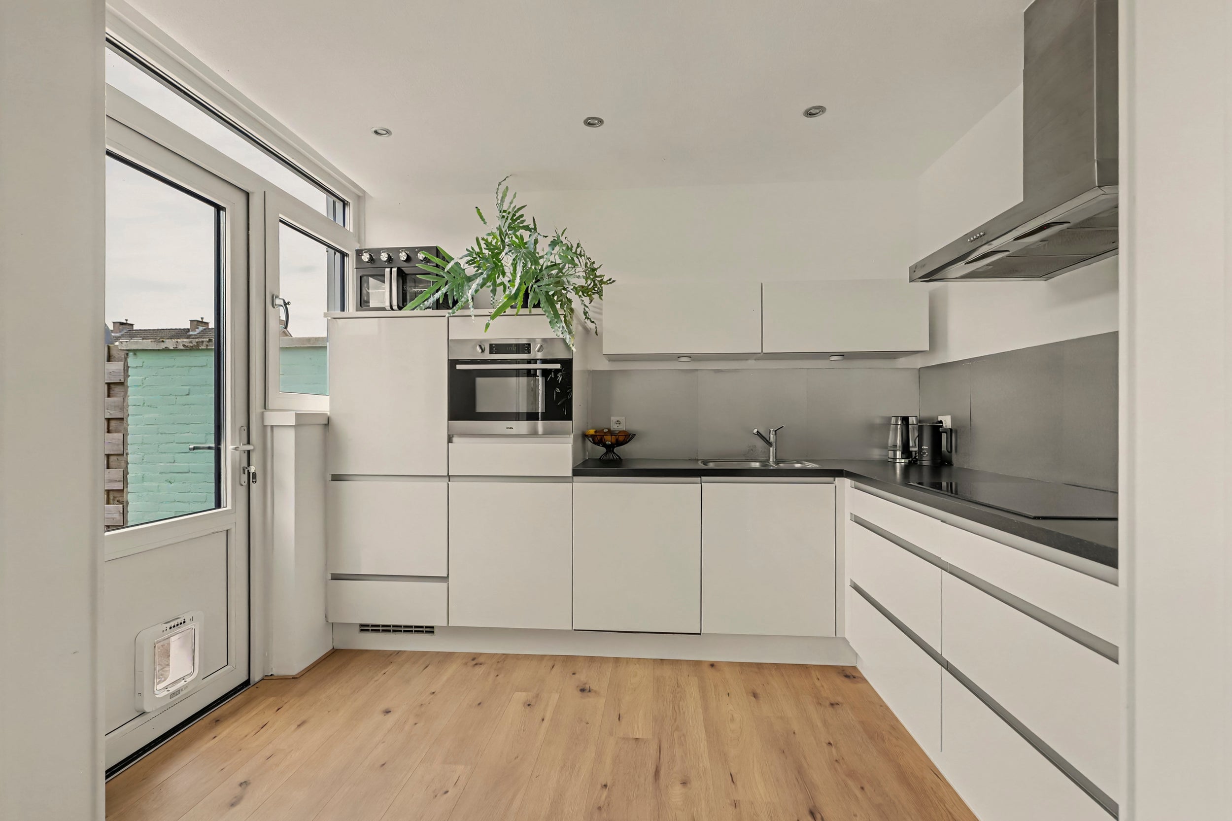 Tussenwoning te koop: Bermweg 95, Oost-Souburg