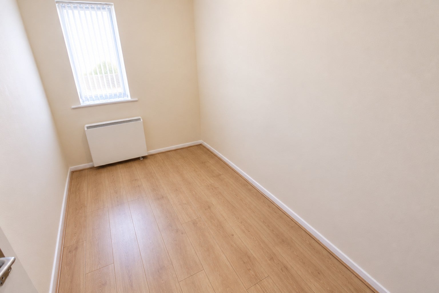 Flat Streamside Close in Greater London