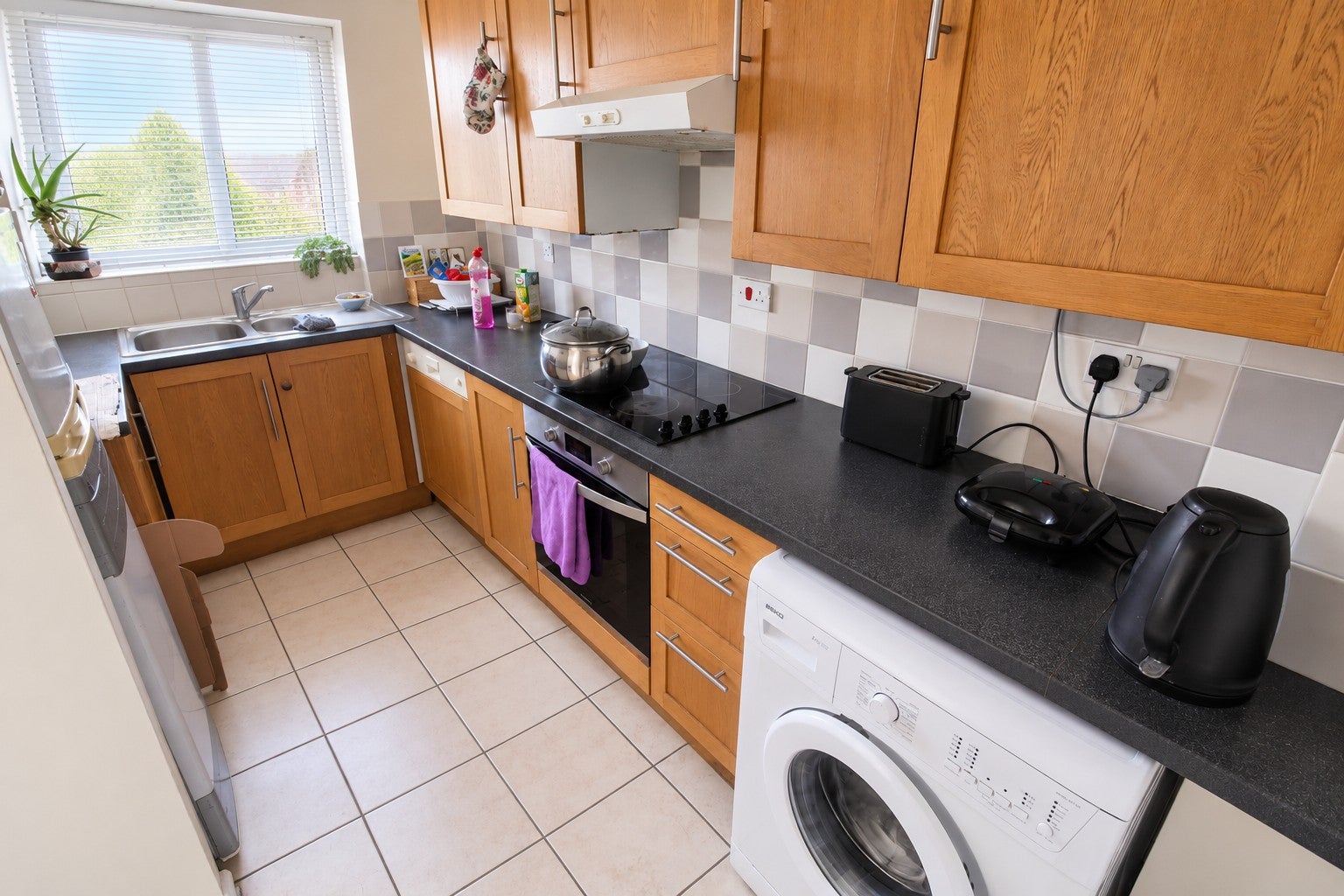 Flat Streamside Close in Greater London