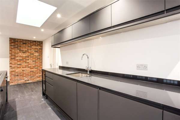 Flat Wedderburn Road in Greater London