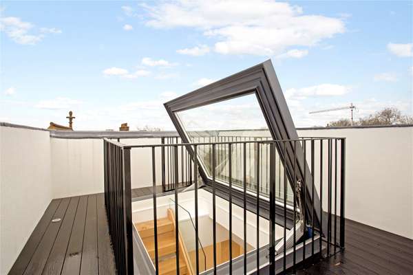 Flat Wedderburn Road in Greater London
