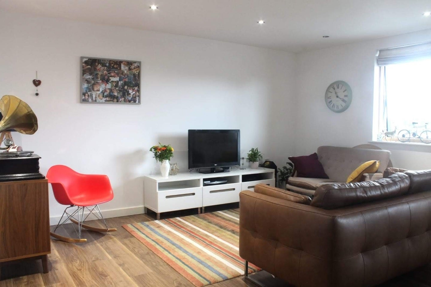 Flat Craven Park in Greater London