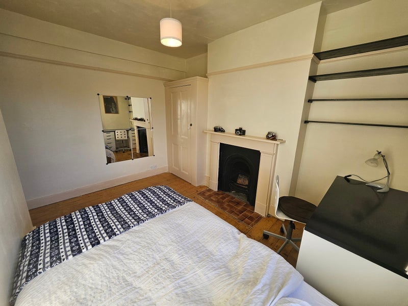 Room Ashmead Road in Greater London