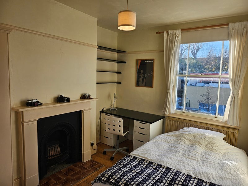 Room Ashmead Road in Greater London