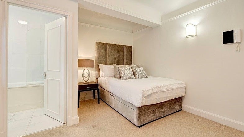 Flat Fulham Road in Greater London