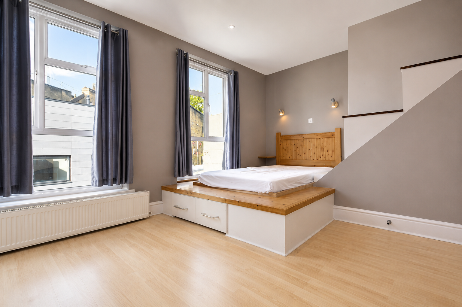 Flat Wicklow Street in Greater London