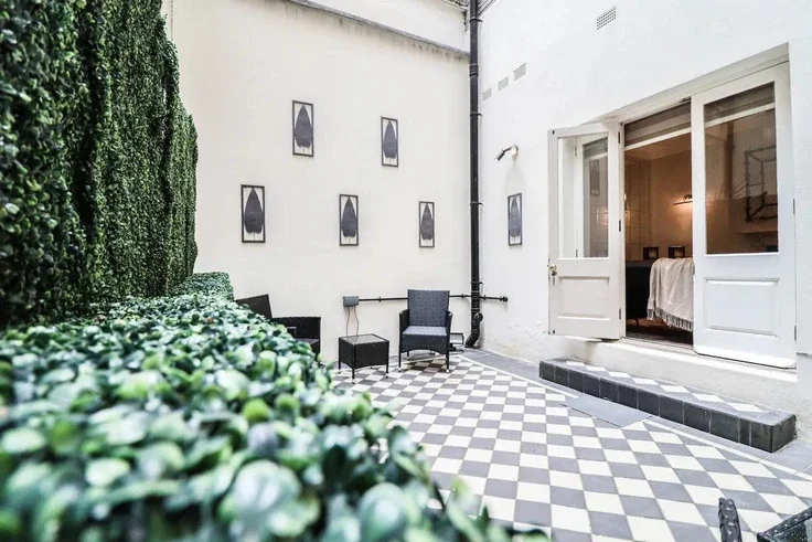 Flat De Vere Gardens in Greater London