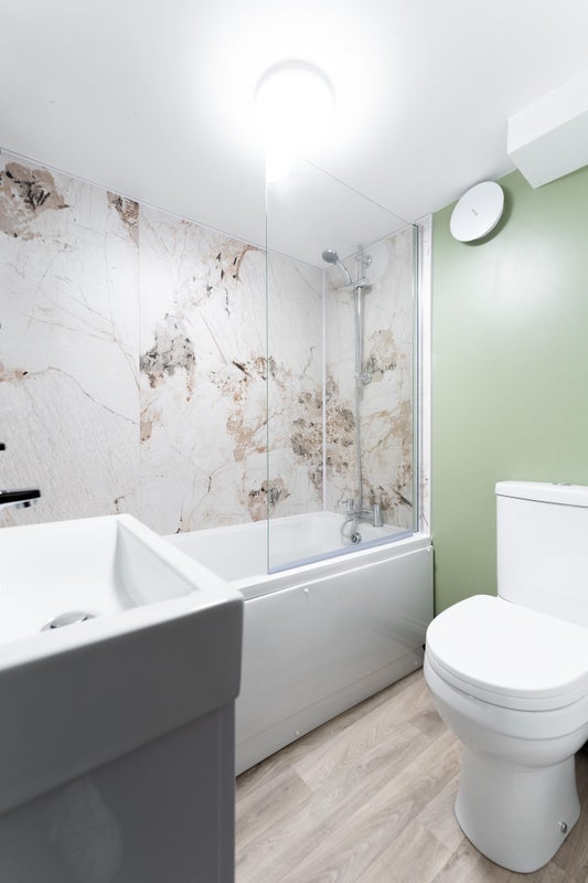 Room Stanmore Street in Leeds