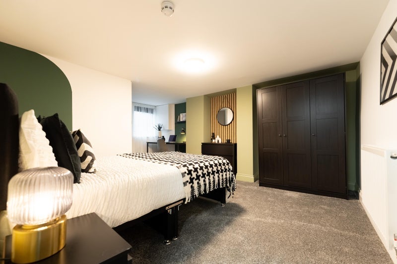 Room Stanmore Street in Leeds