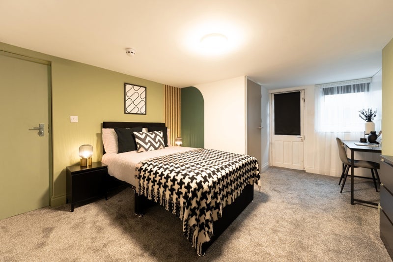 Room Stanmore Street in Leeds