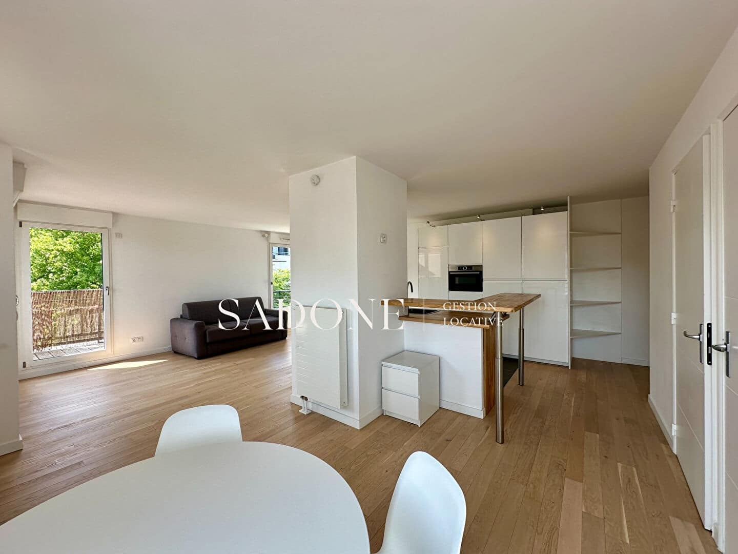 Flat Avenue Franklin Roosevelt in Suresnes