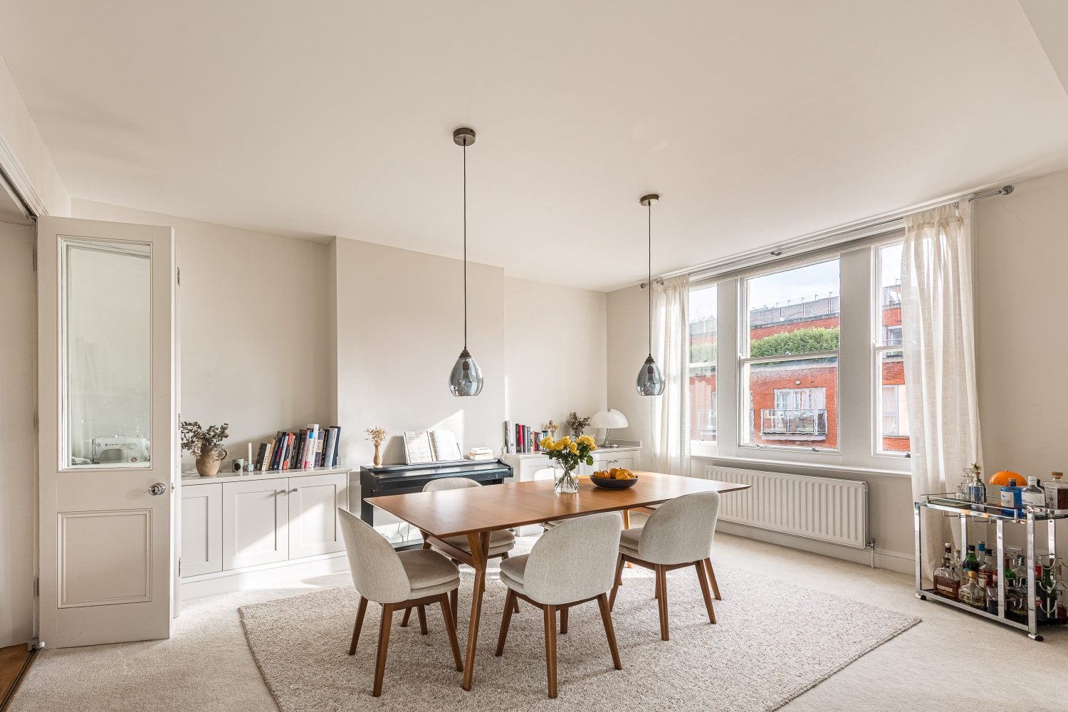 Flat Prince of Wales Drive in Greater London