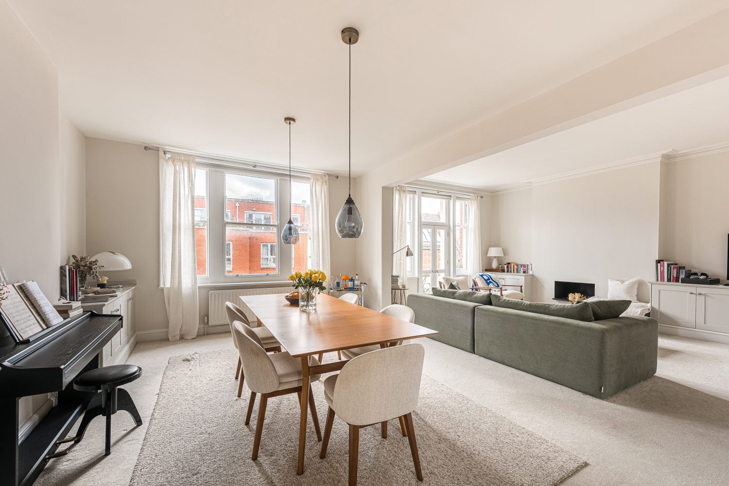 Flat Prince of Wales Drive in Greater London