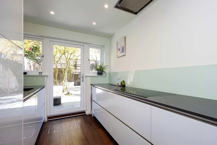 House Bracken Avenue in Greater London
