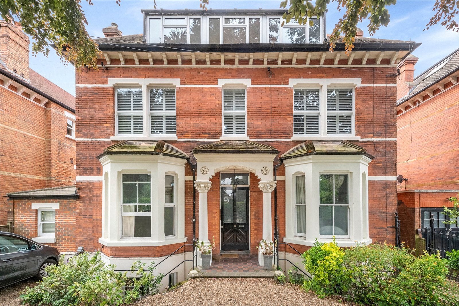 Flat West Hill Road in Greater London