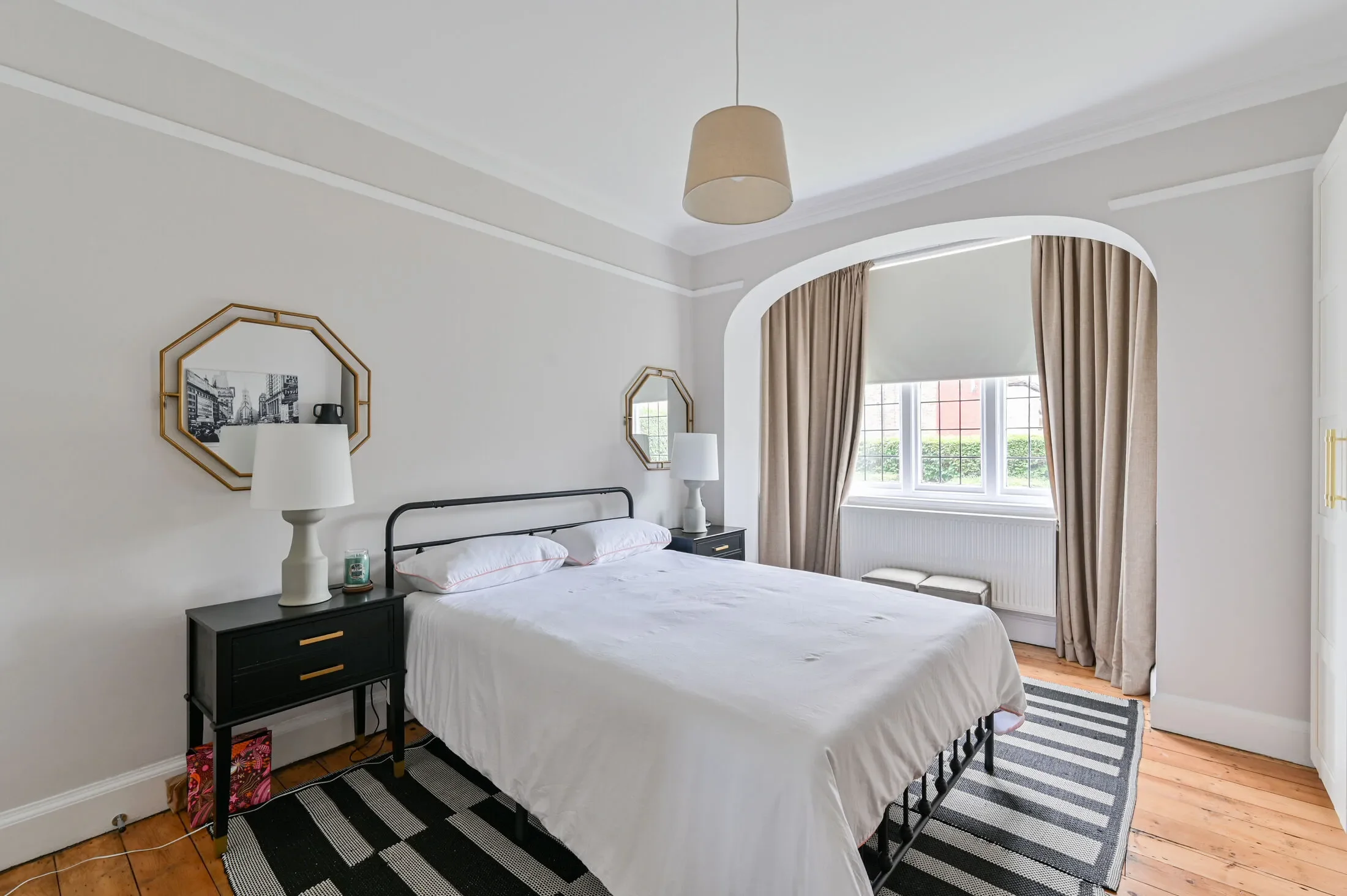 Flat Streatham High Road in Greater London