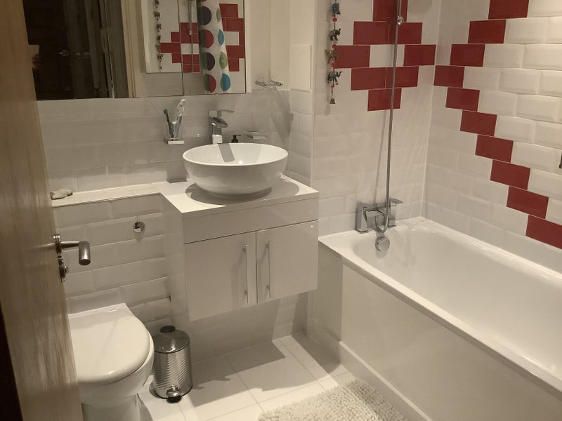 Room Lorne Close in City of Westminster
