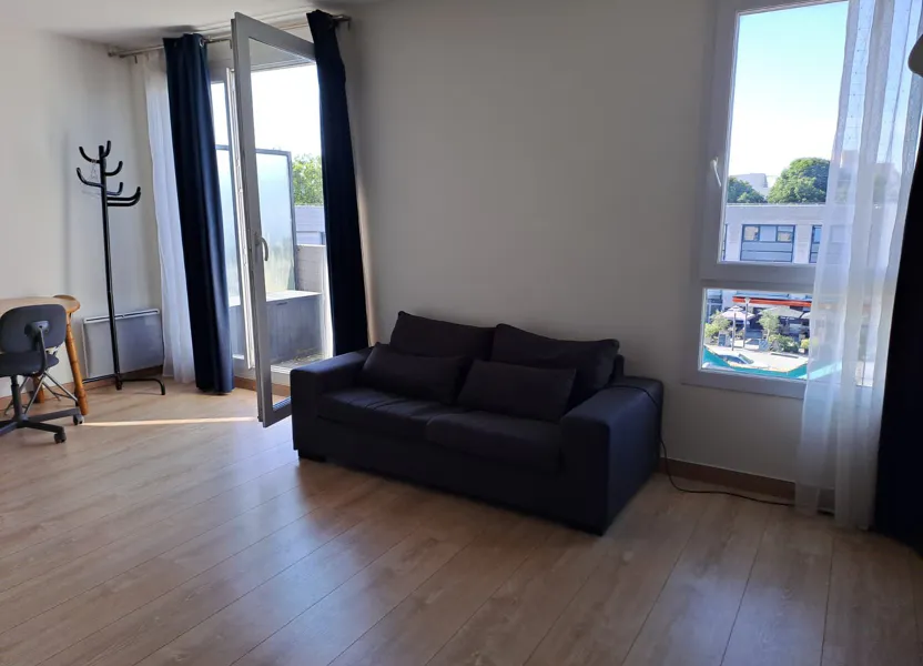 Flat Rue du Suffrage Universel in Lognes
