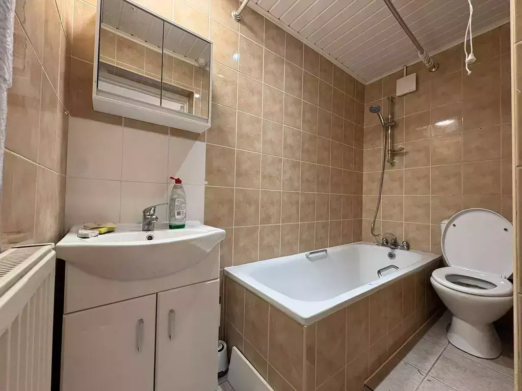 Room Great West Road in Greater London