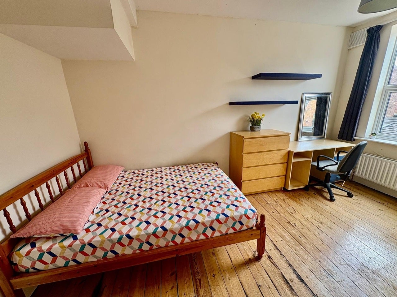 Room Osmaston Street in Nottingham