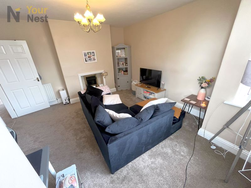 Flat Barrowby Avenue in Leeds