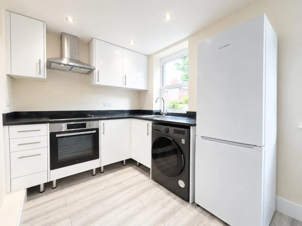 Flat Crouch Hill in Greater London