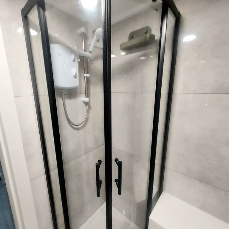 Room Cheshire Close in Greater London