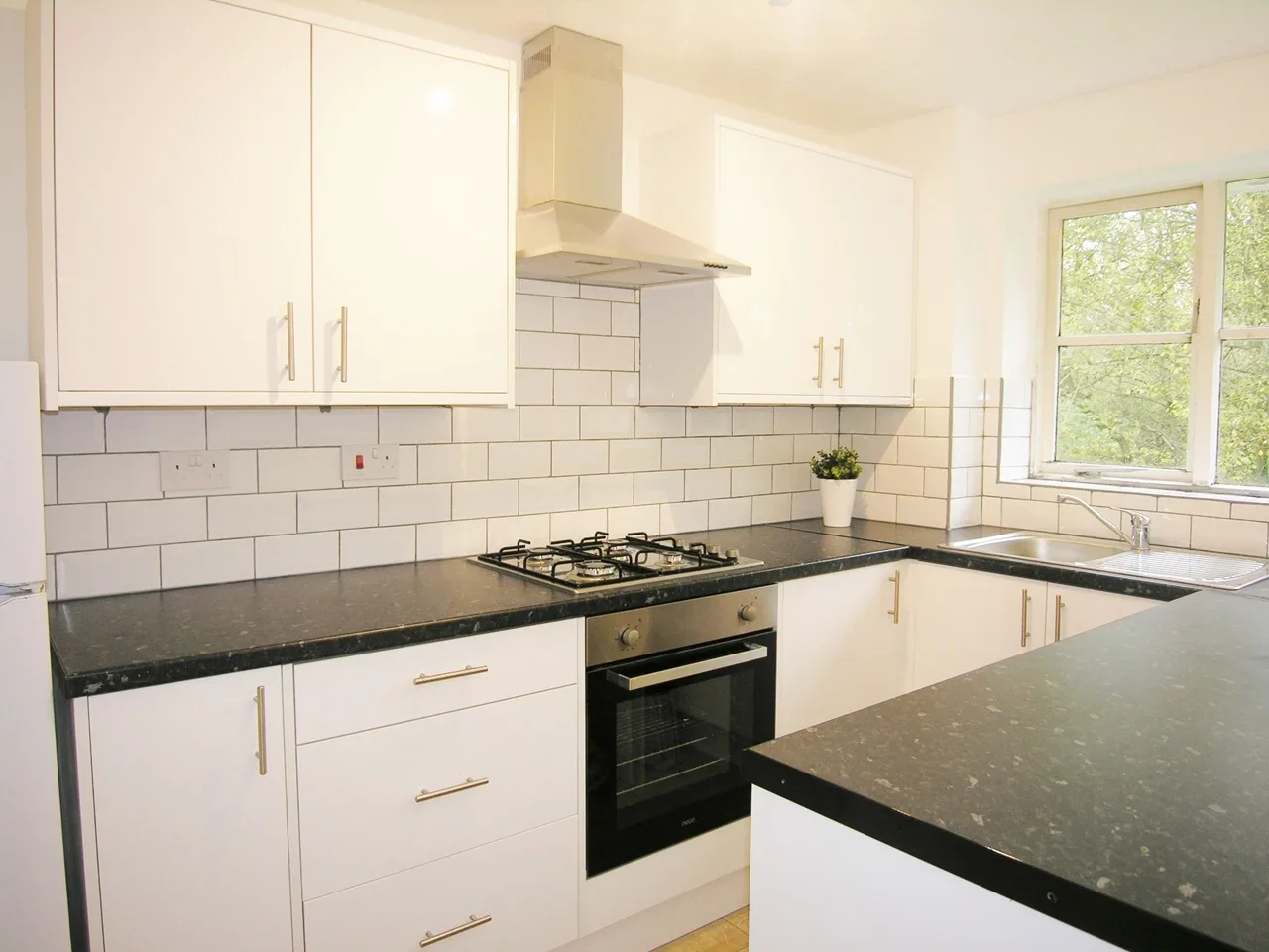 Flat Gladbeck Way in Greater London