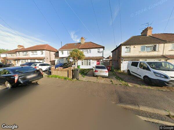 House Hampshire Avenue in Slough