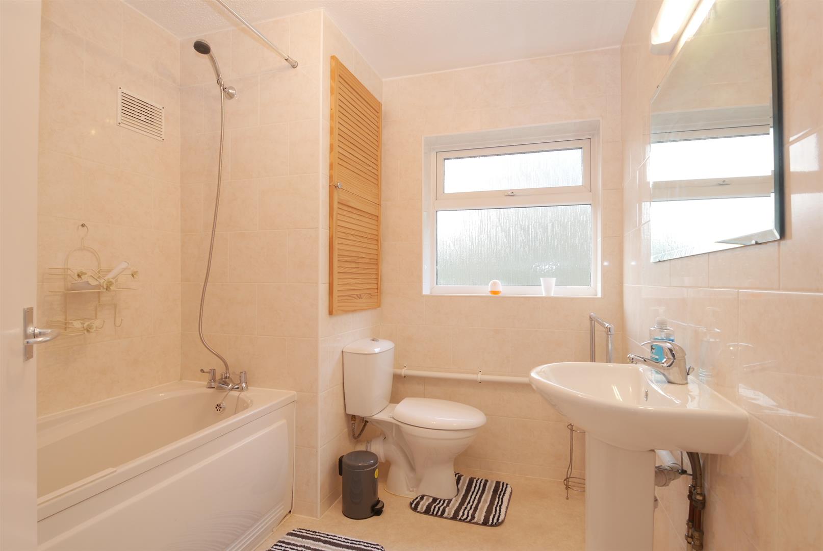 Room Shephall Way in Stevenage