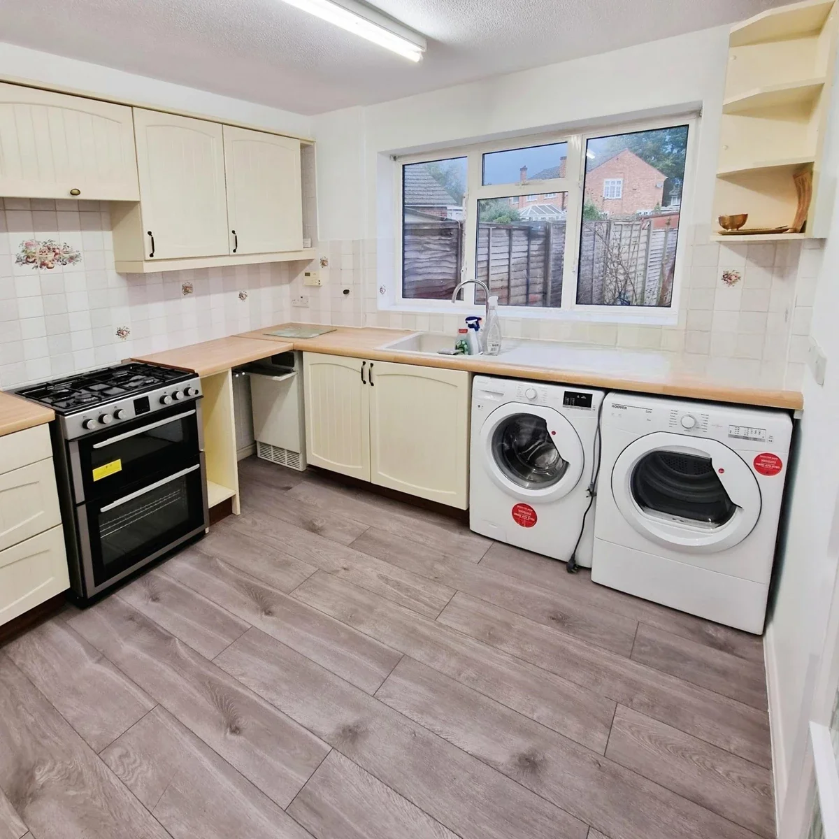House St Davids Close in Farnborough