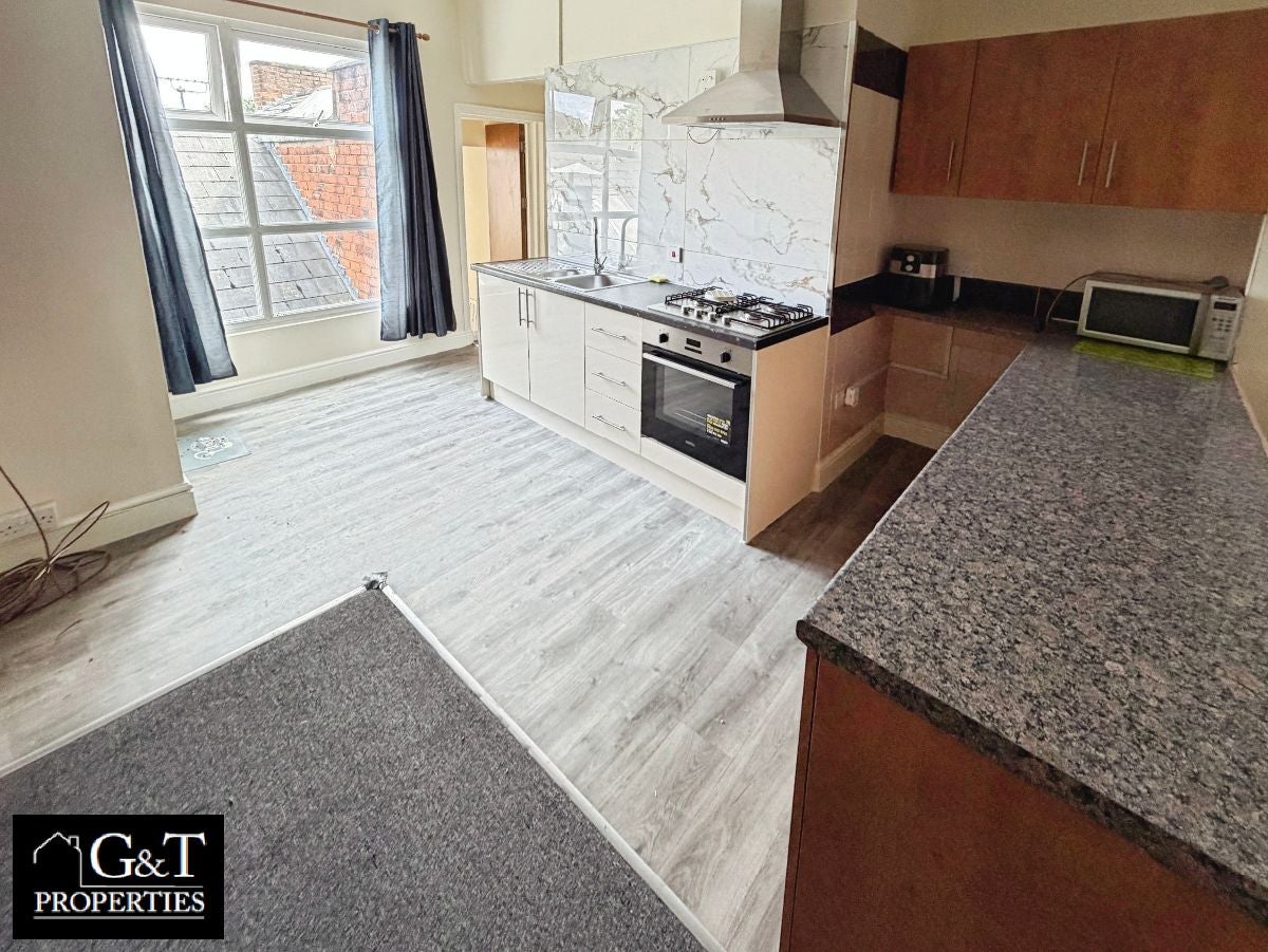 Flat High Street in Sandwell