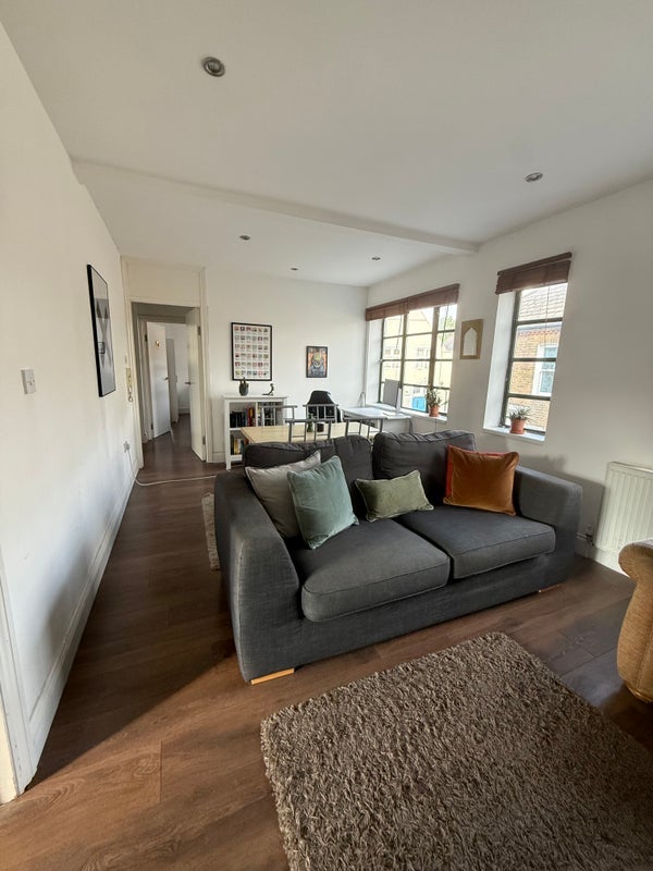 Room Mumford Road in Greater London