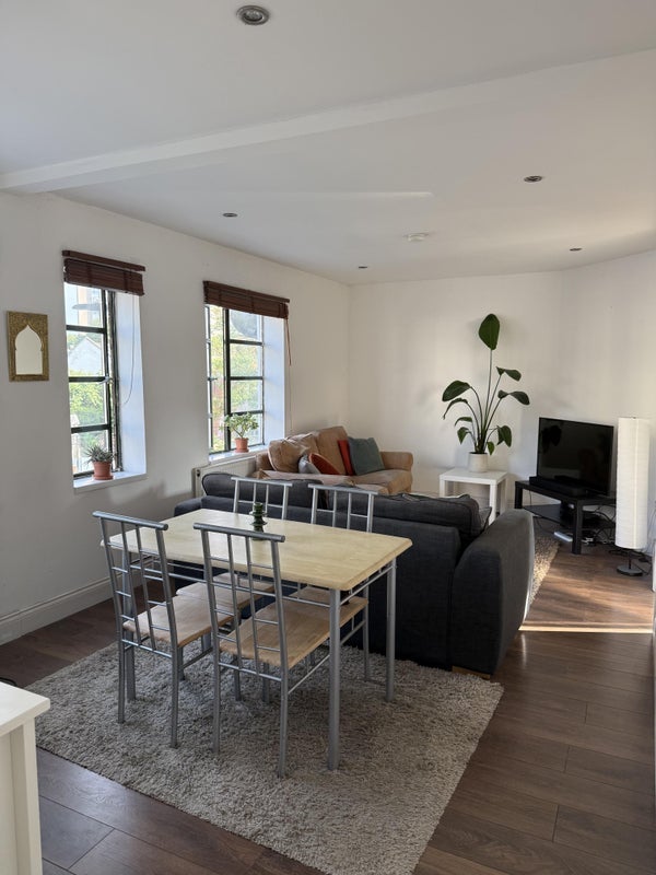 Room Mumford Road in Greater London